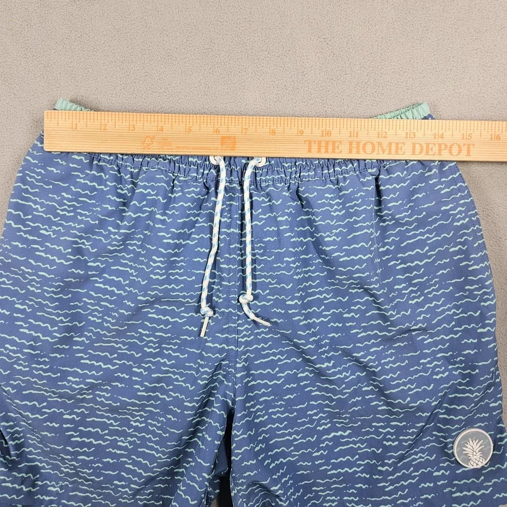 Chubbies Swim Trunks Mens Medium 5.5 Inch Inseam Swim Shorts Mesh Liner FLAW